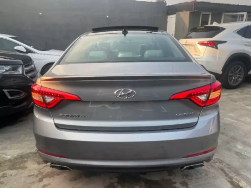 Hyundai Sonata   - 2016