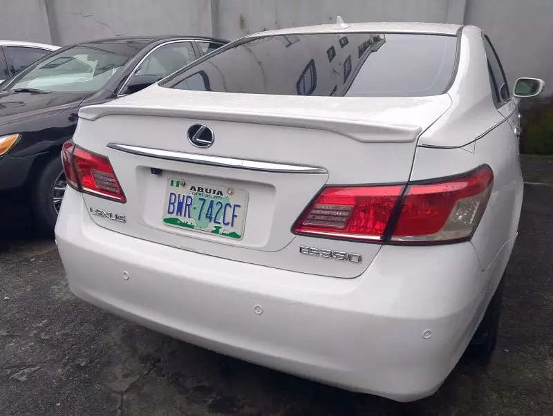 Lexus ES 350   - 2011