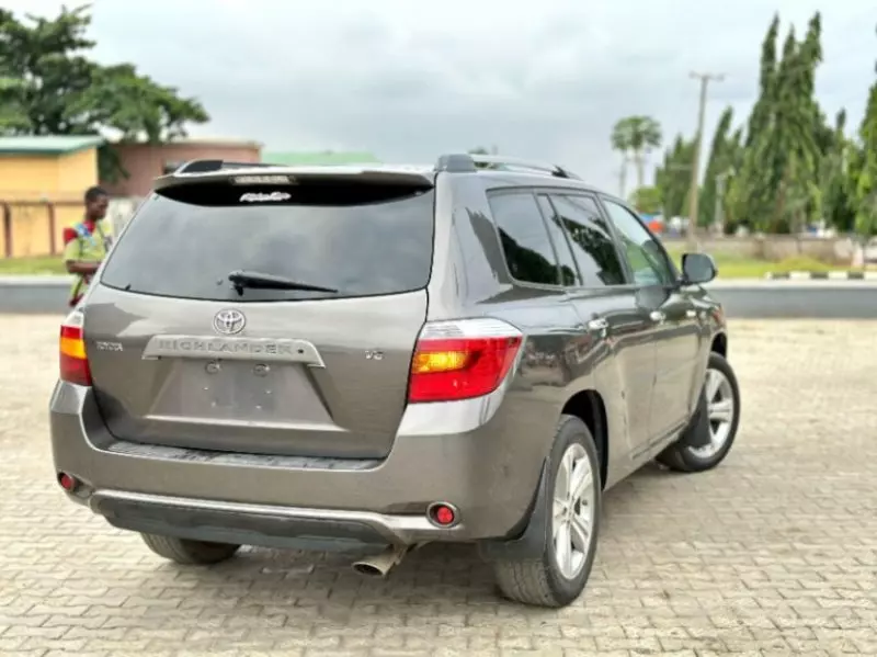 Toyota Highlander   - 2008