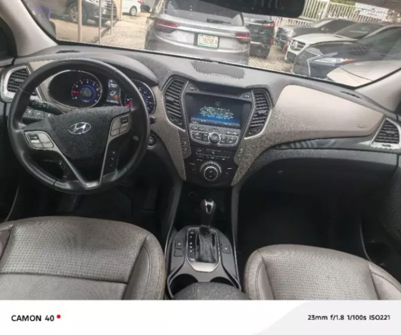 Hyundai Santa Fe   - 2015