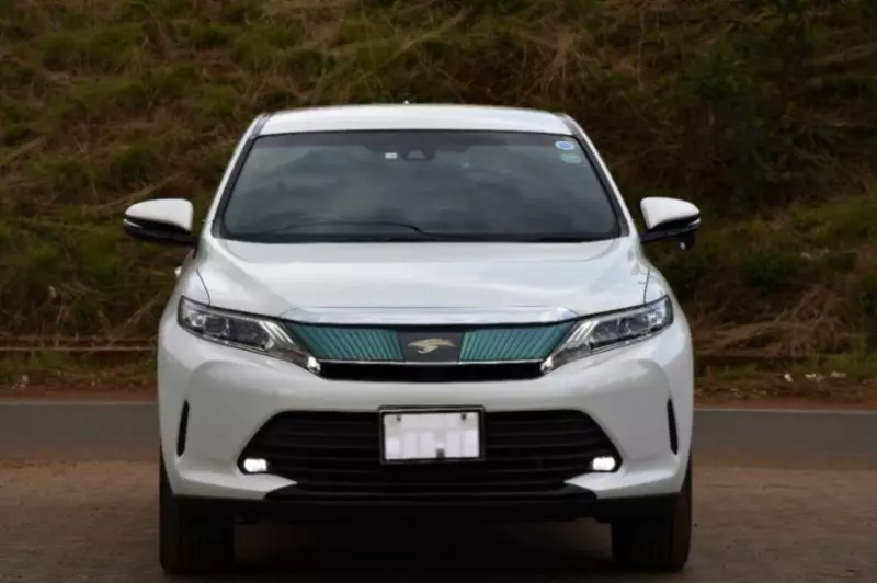 Toyota Harrier   - 2018