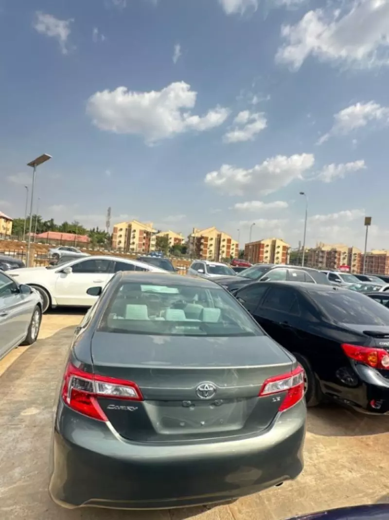 Toyota Camry   - 2014