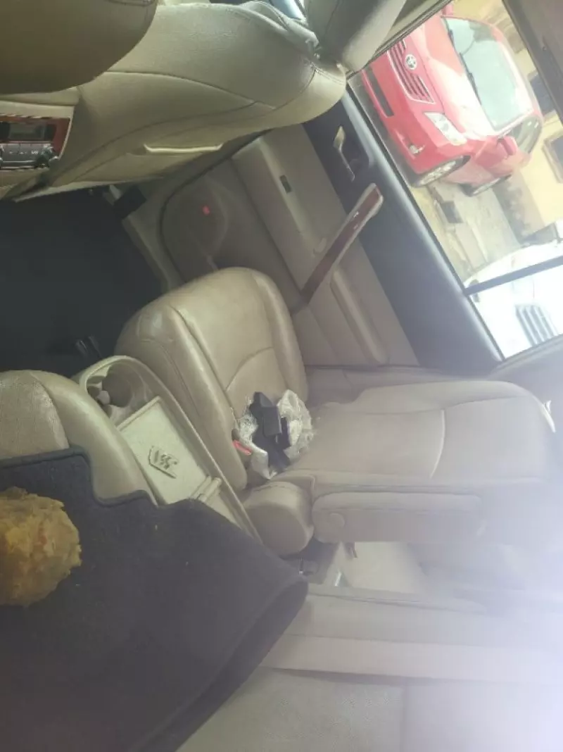 Toyota Highlander   - 2013