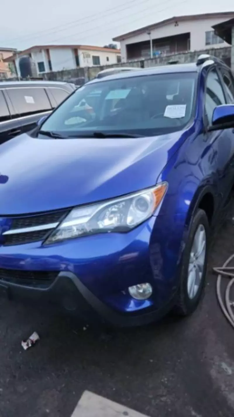 Toyota RAV4   - 2014