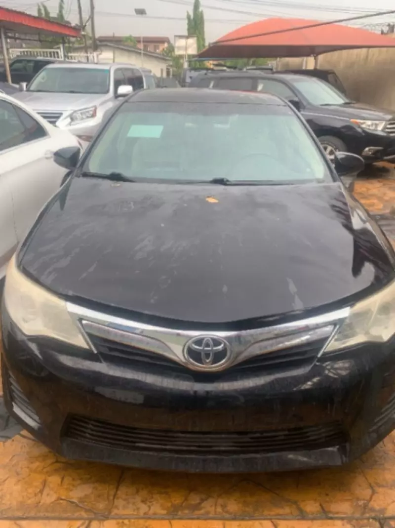 Toyota Camry   - 2012