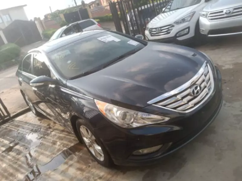 Hyundai Sonata   - 2013