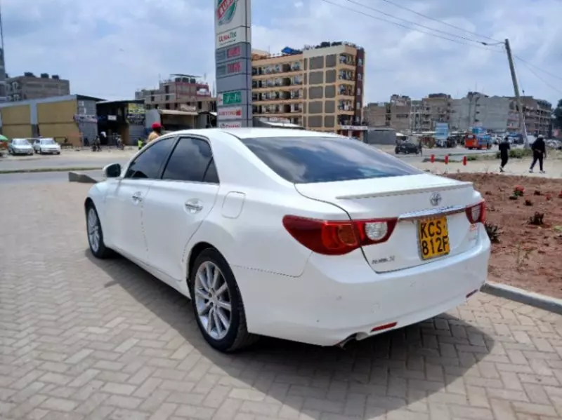Toyota Mark X   - 2011