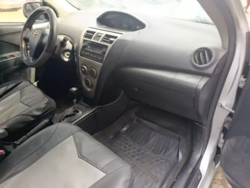 Toyota Yaris   - 2009