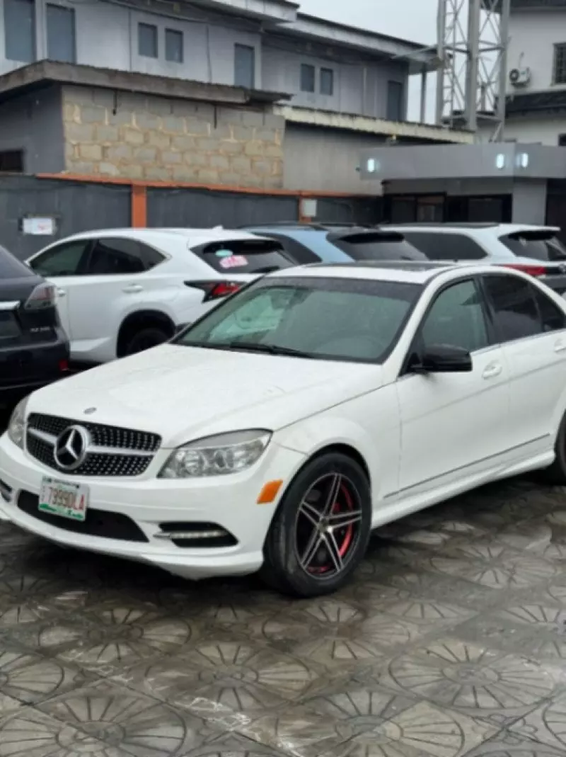 Mercedes-Benz C 300   - 2010