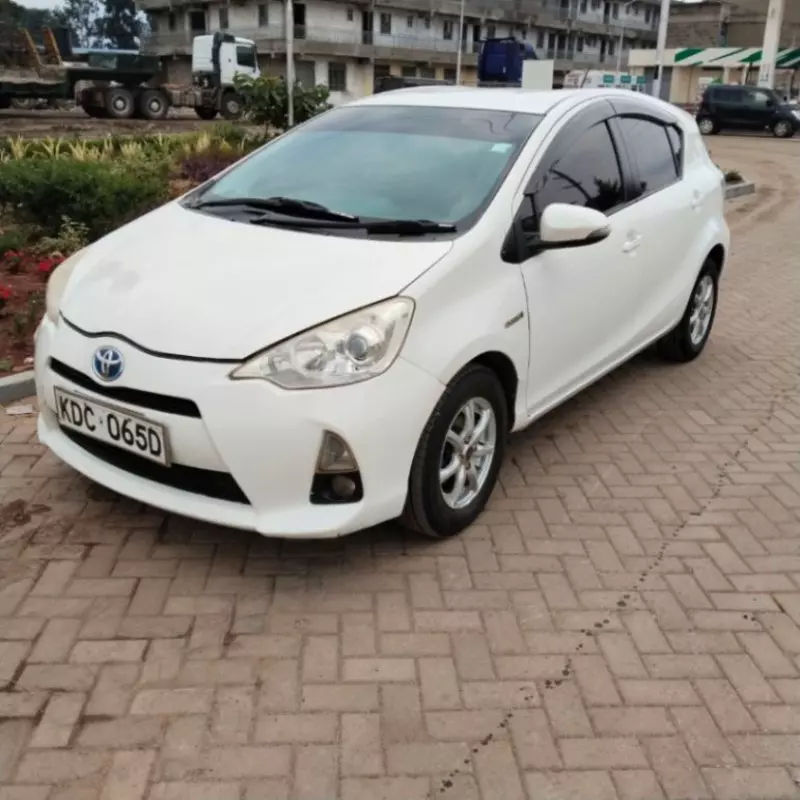 Toyota Aqua   - 2014