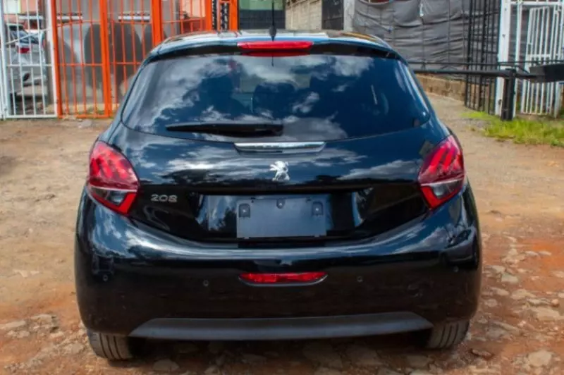Peugeot 208   - 2018
