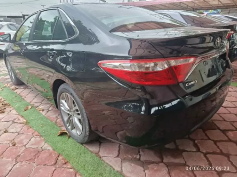 Toyota Camry   - 2017