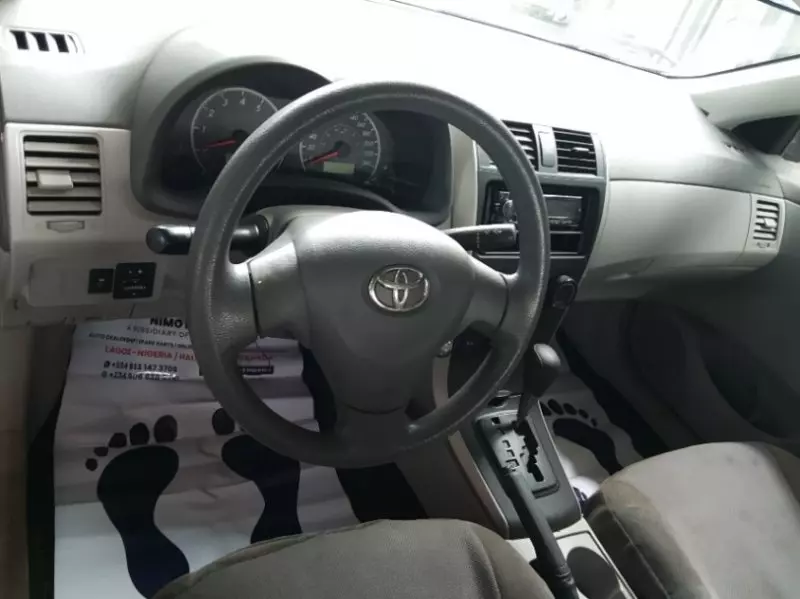 Toyota Corolla   - 2010