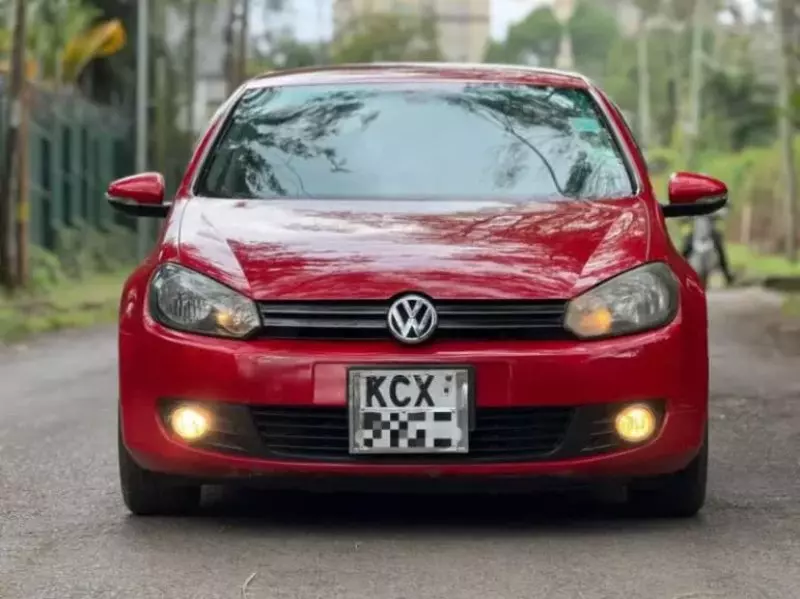 Volkswagen Golf   - 2012