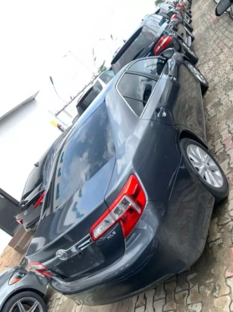 Toyota Camry   - 2013