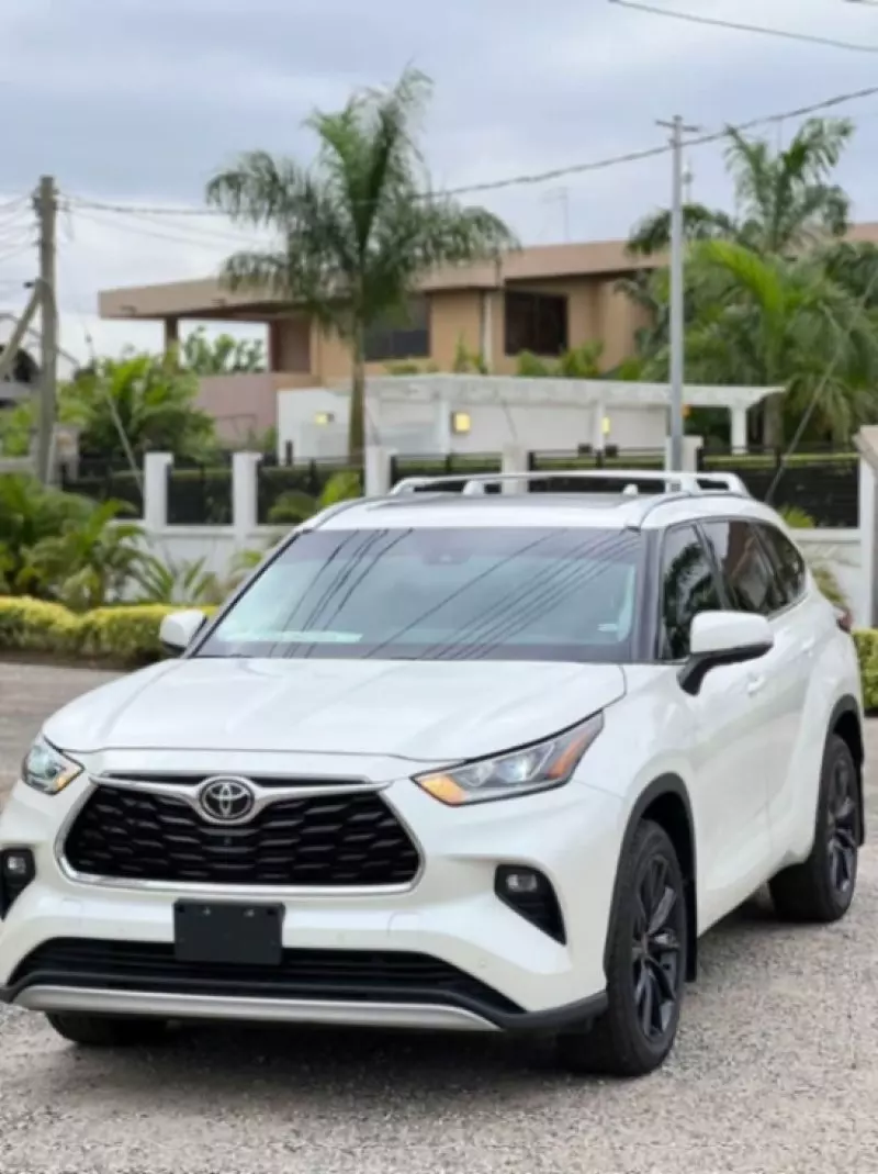 Toyota Highlander   - 2020