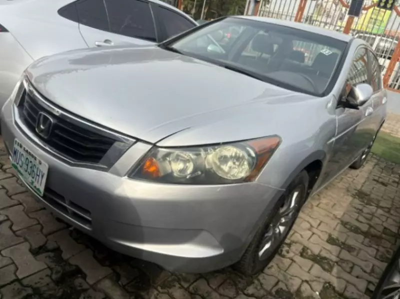 Honda Accord   - 2009