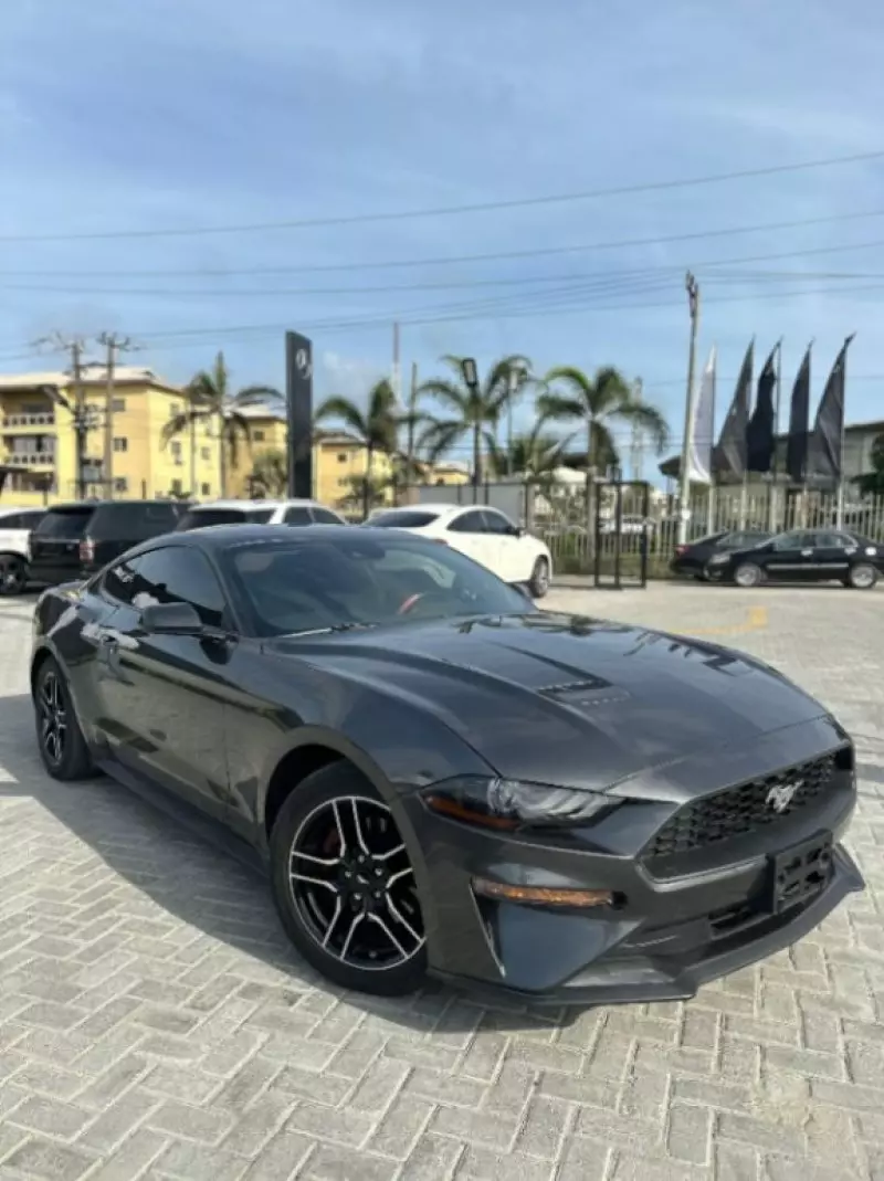 Ford Mustang   - 2020
