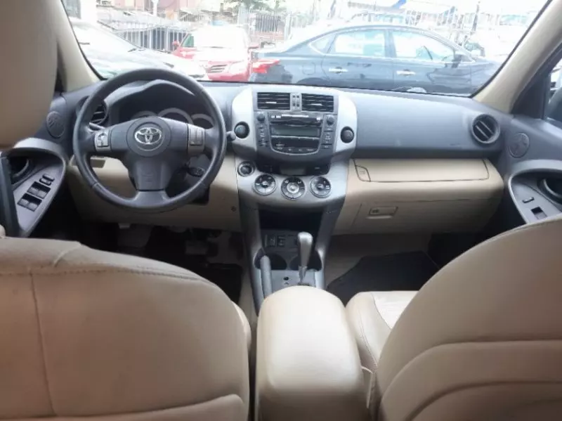 Toyota RAV4 - 2010