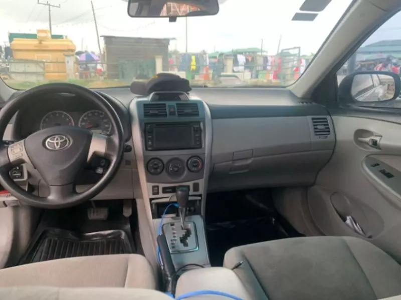 Toyota corolla   - 2013