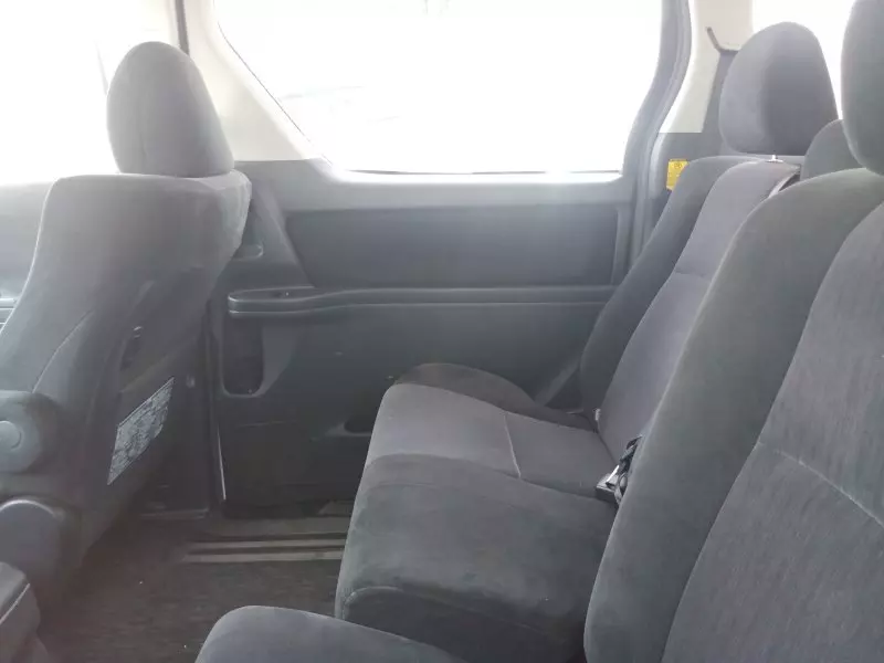 Toyota Alphard   - 2011
