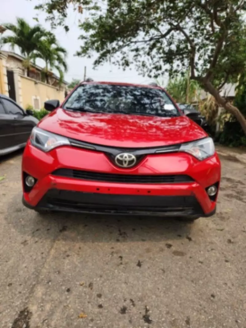 Toyota RAV 4   - 2017