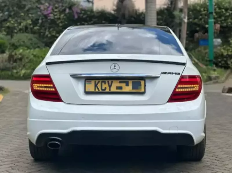 Mercedes-Benz C200   - 2013