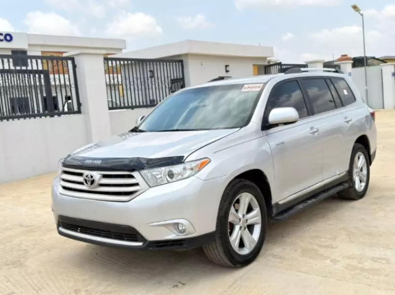 Toyota Highlander   - 2012