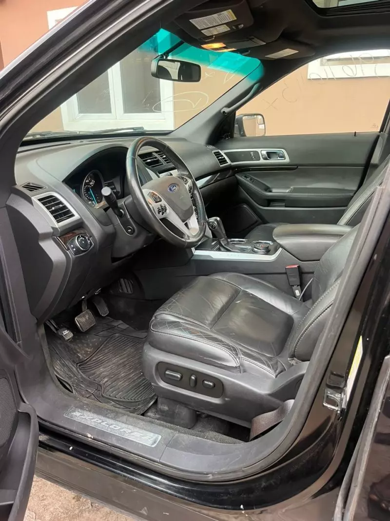 Ford Explorer   - 2014