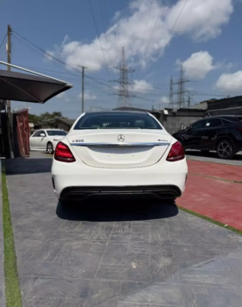 Mercedes-Benz C-Class - 2015