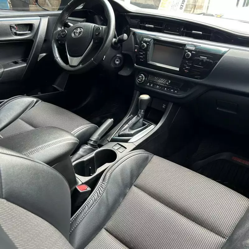 Toyota Corolla   - 2016