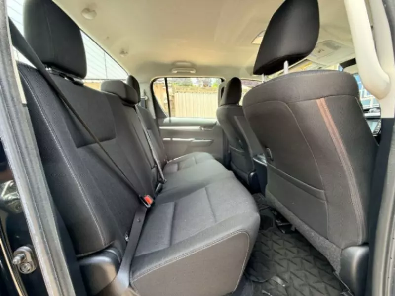 Toyota Hilux   - 2020