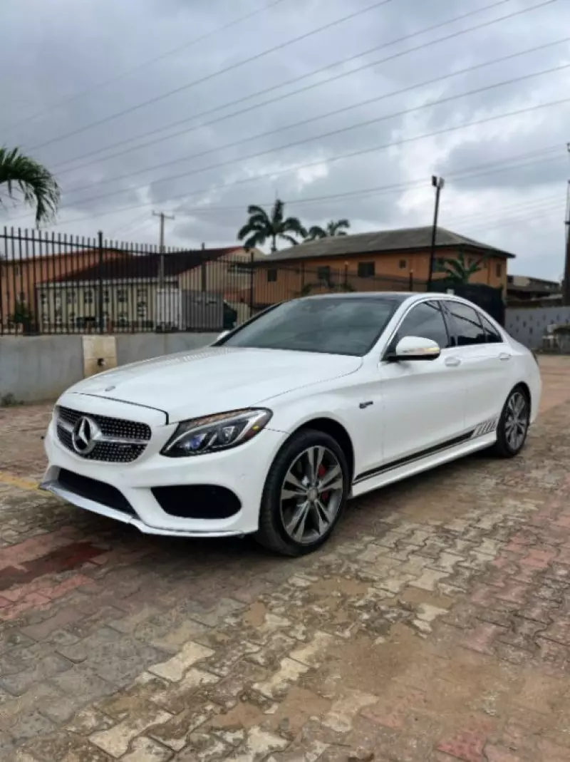 Mercedes-Benz SLC 43 AMG   - 2015