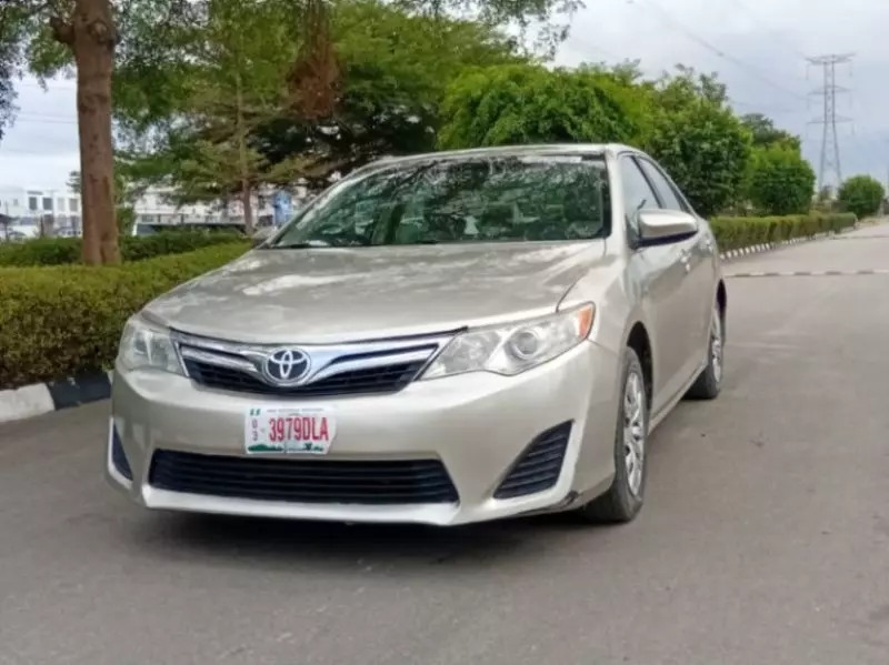 Toyota Camry   - 2013
