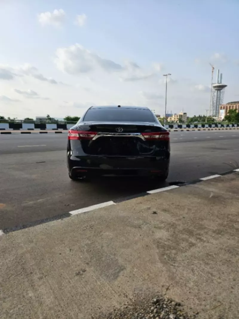 Toyota Avalon   - 2013