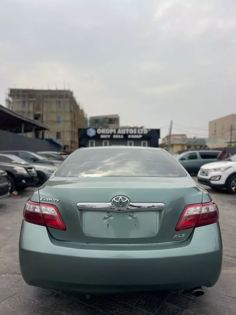 Toyota Camry   - 2007