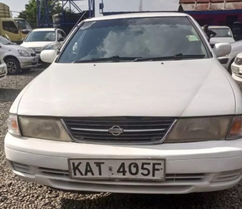 Nissan Sunny   - 2000