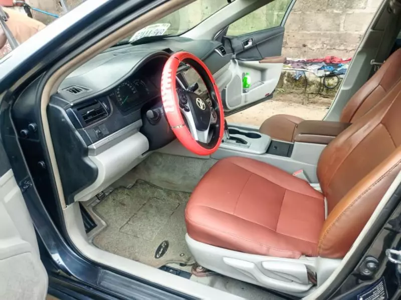 Toyota Camry   - 2012