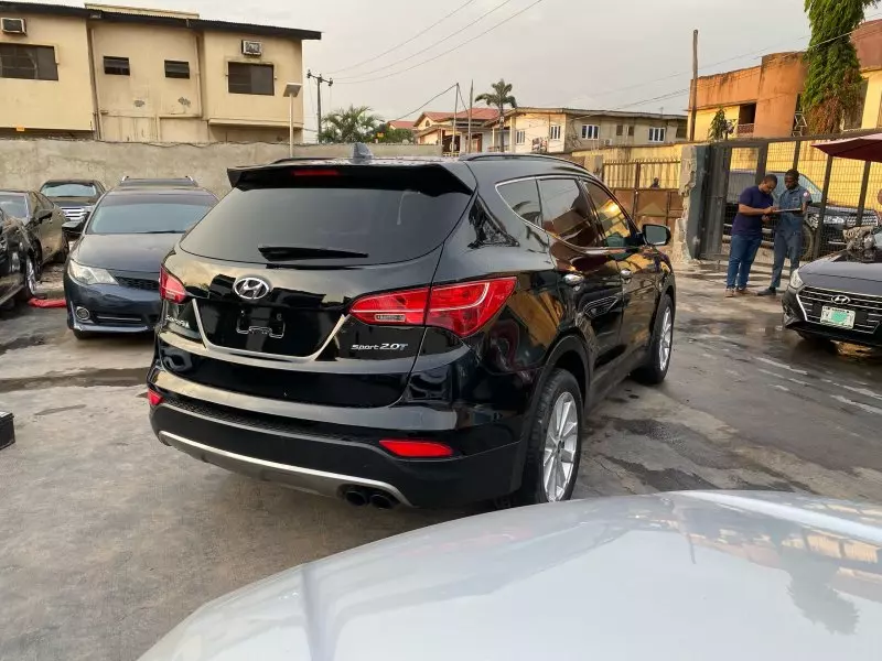 Hyundai Santa FE   - 2013