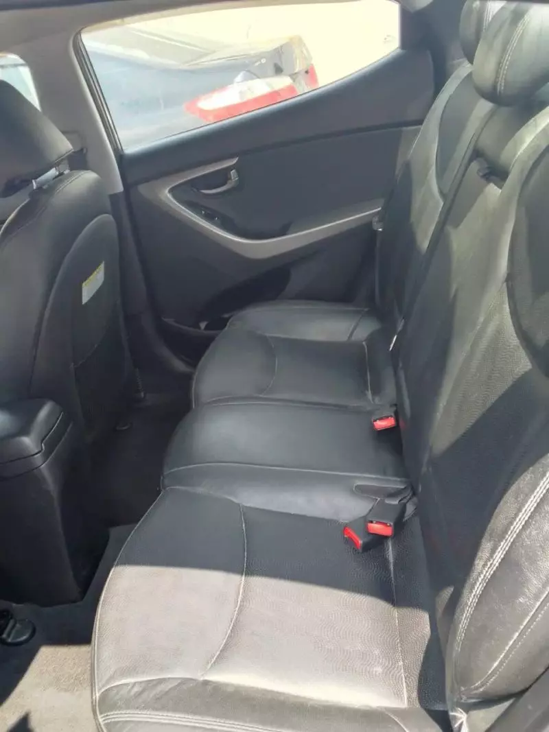 Hyundai Elantra   - 2013
