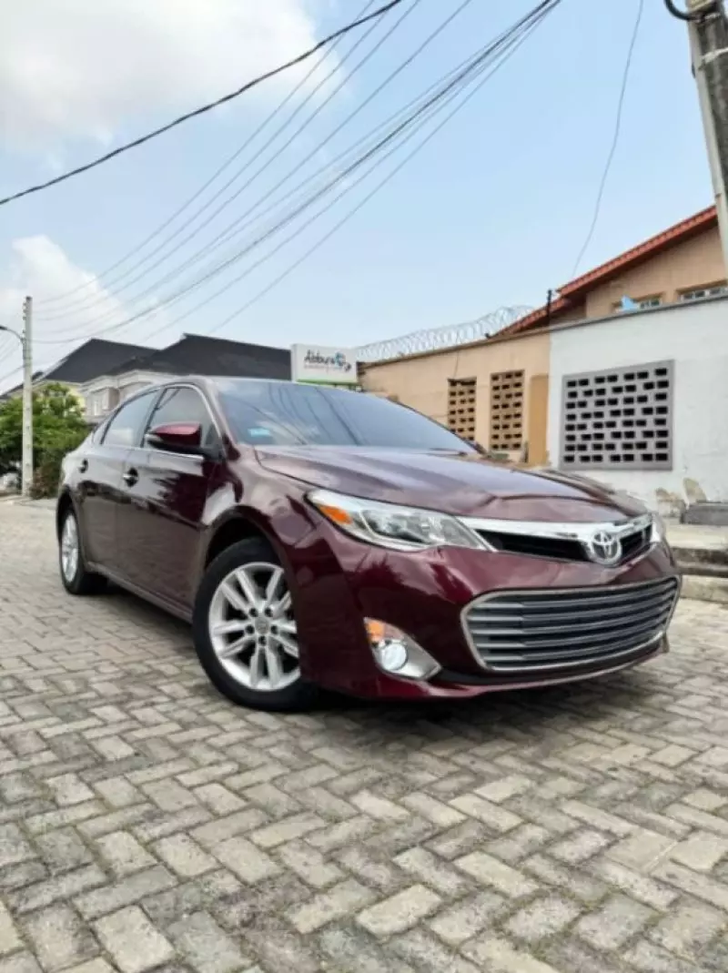 Toyota Avalon - 2015