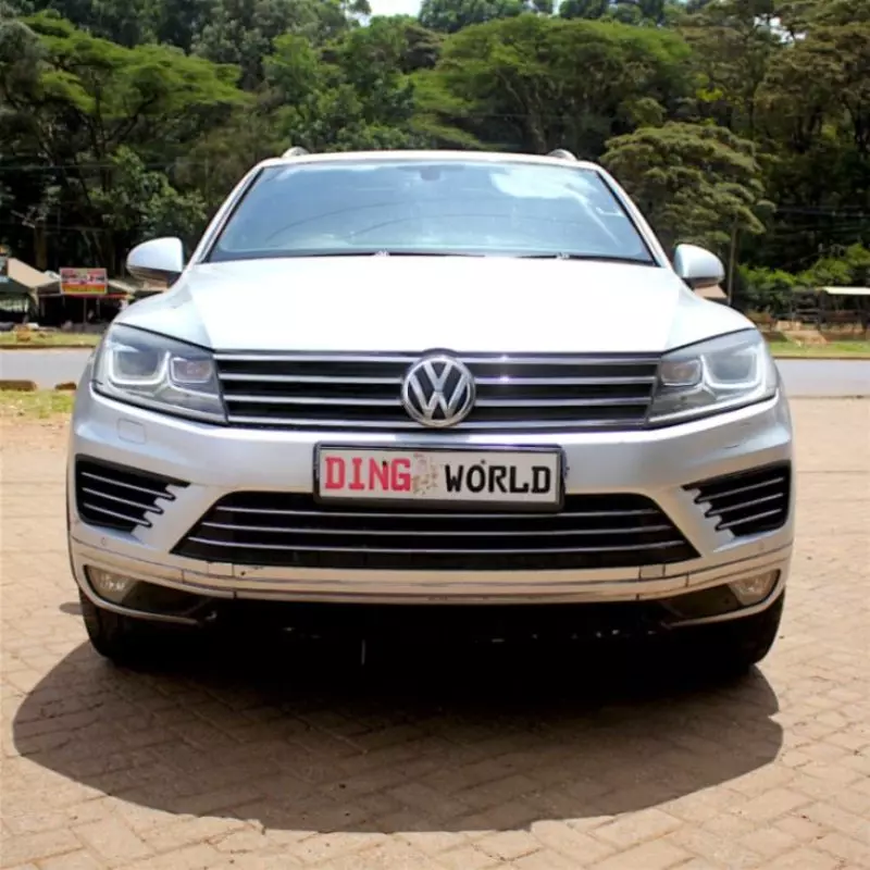 Volkswagen Touareg   - 2015
