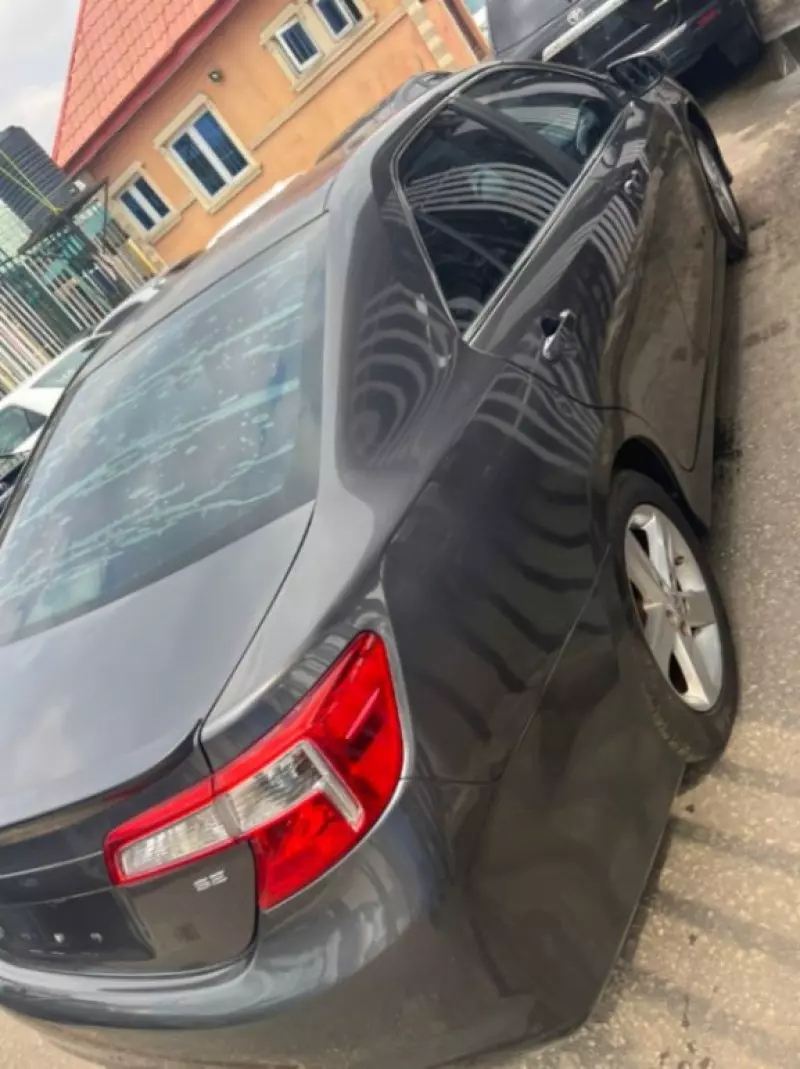 Toyota Camry   - 2014