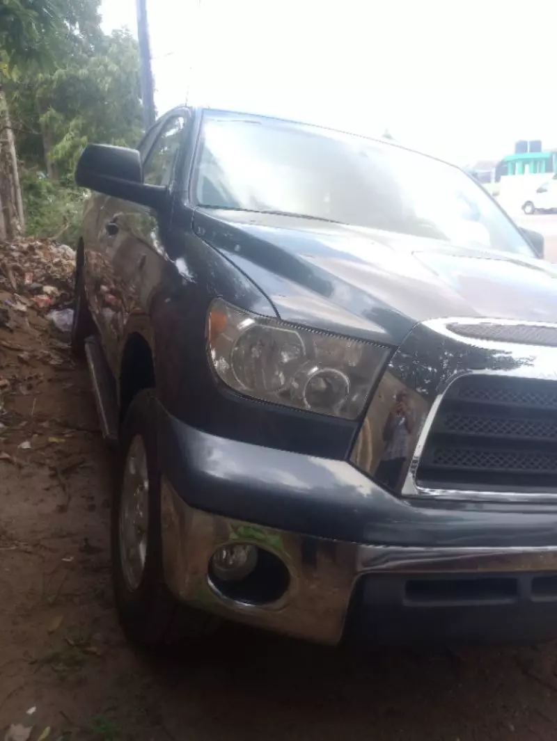 Toyota Tundra   - 2008