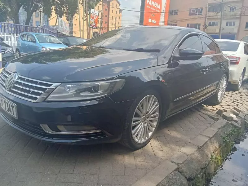 Volkswagen Passat   - 2012
