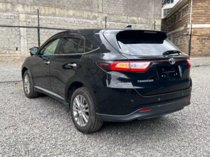 Toyota Harrier   - 2018
