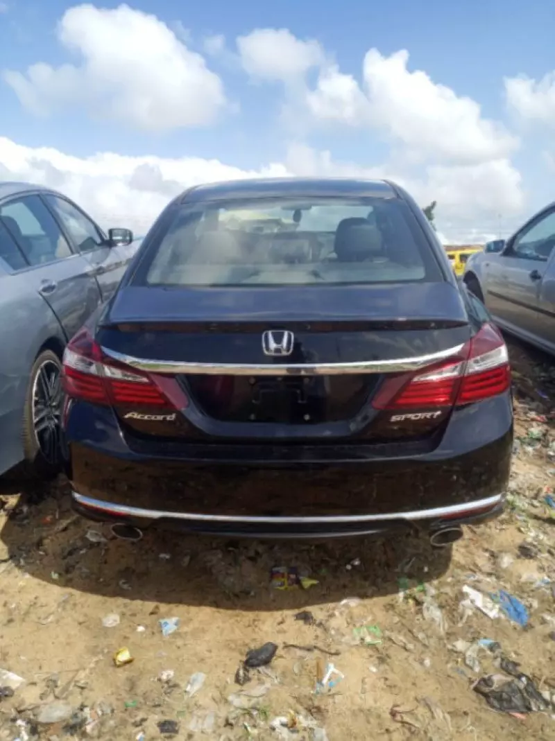 Honda Accord   - 2017