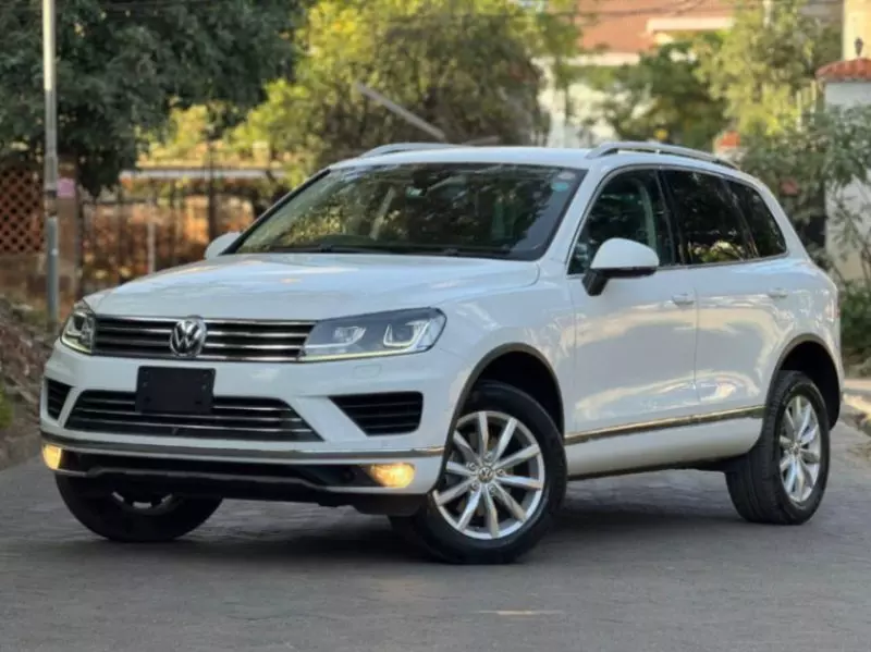 Volkswagen Touareg   - 2015