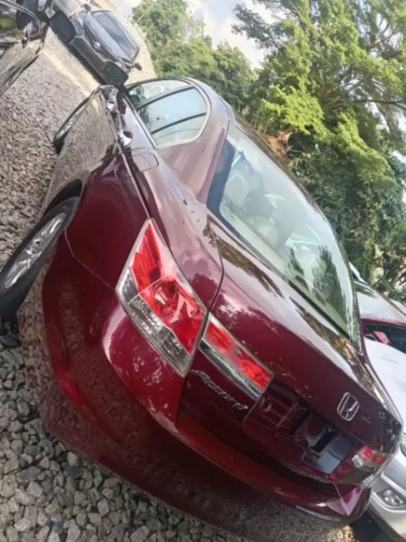 Honda Accord   - 2009