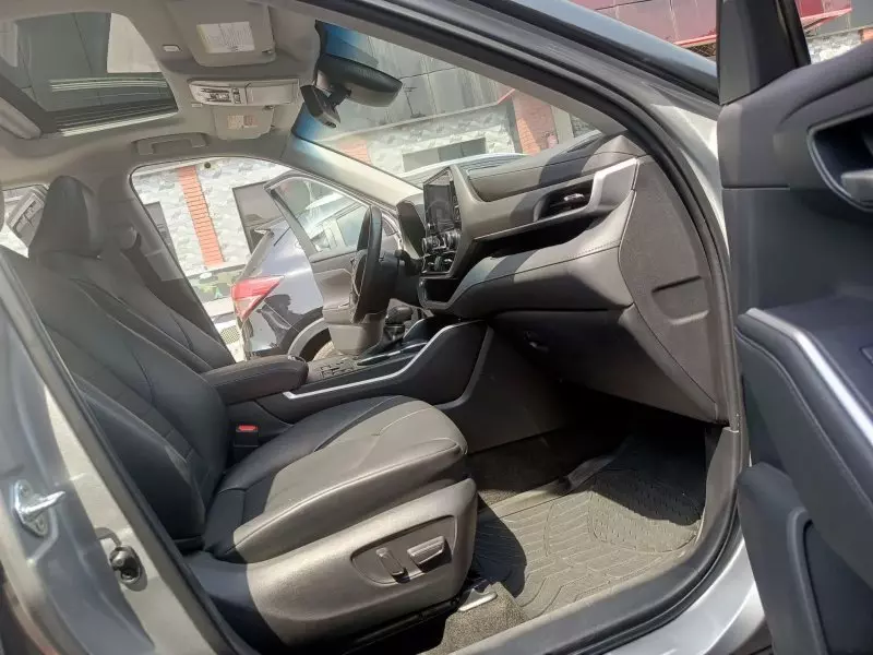 Toyota Highlander   - 2023